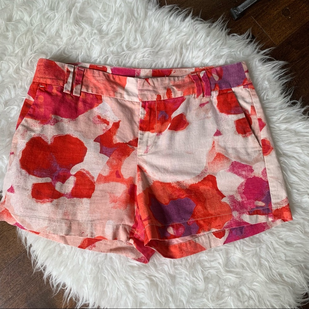 LOFT watercolor floral linen & cotton short orange Size 6 with pockets
